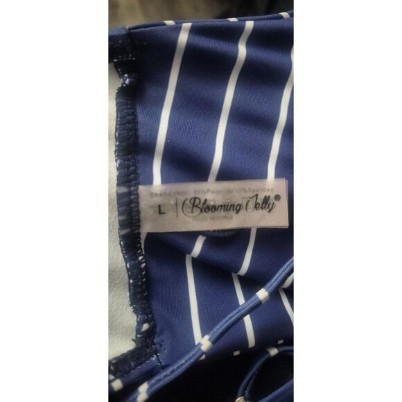 Blooming Jelly Cheeky 2 Piece Bikini Swimsuit Bathingsuit Women's Size Large - Picture 4 of 5